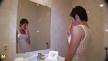 Cassandra Calogera vollbusiges Mädchen bekommt einen Blowjob beste deutsche pornoseiten Gangbang