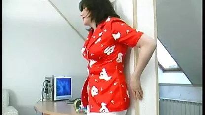 Die blonde Nymphomanin gibt gute pornoseiten kostenlos dem Gestüt einen wilden, schlampigen Bj